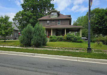 1st image of 529 E Huron Ave