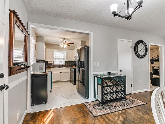 5th image of 1102 N Pesotum Ave