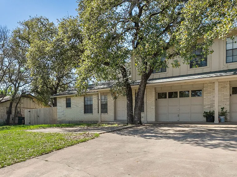 3802 Foust Trl — Photo 3