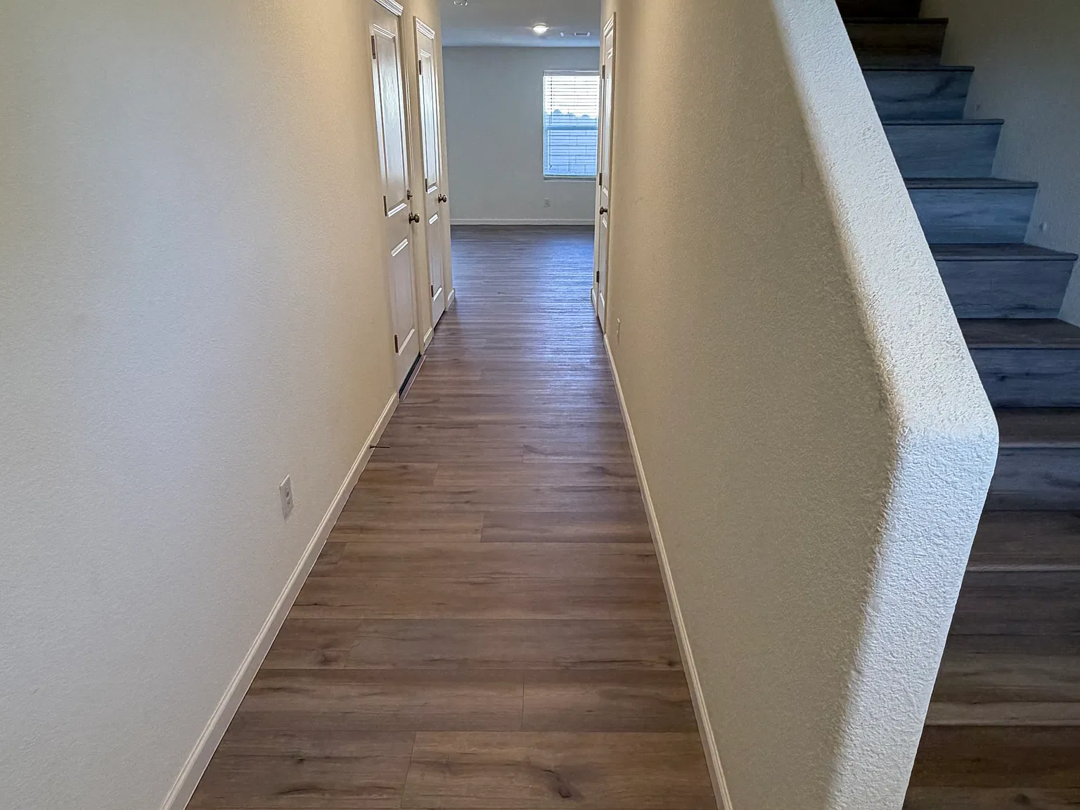 4 bed, 1965 sqft, $2,200 — Photo 2