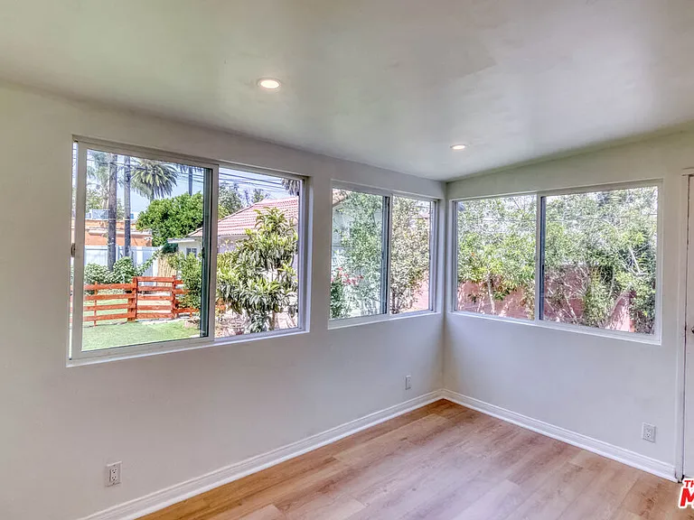 2127 Malcolm Ave — Photo 36