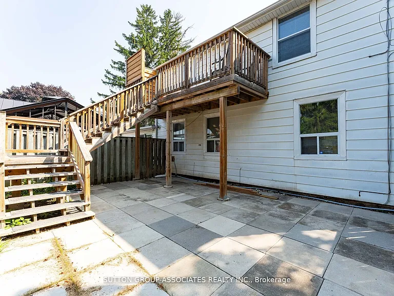 1610 Dundas St W #2 — Photo 23