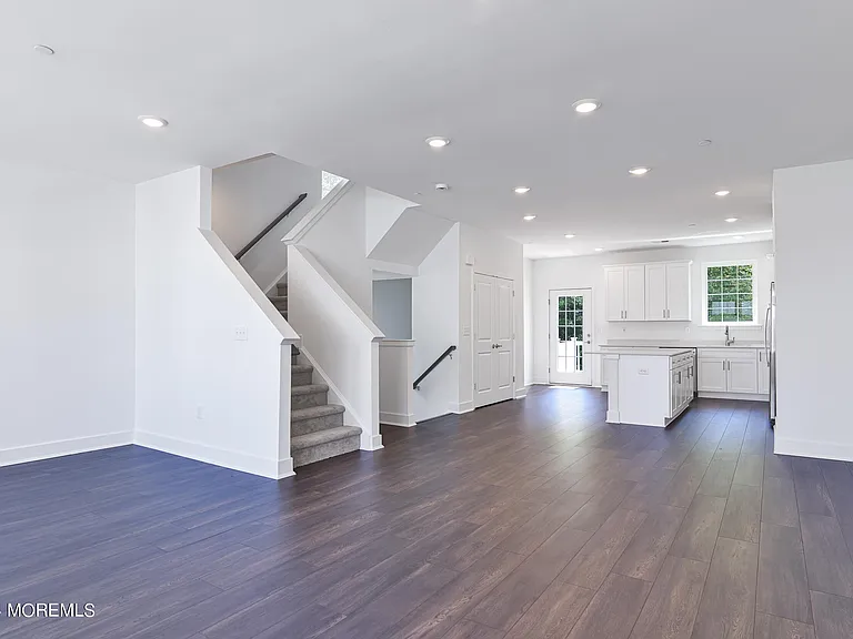 18 Crimson Dr — Photo 6