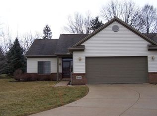 946 Wright Ln, Milan, MI