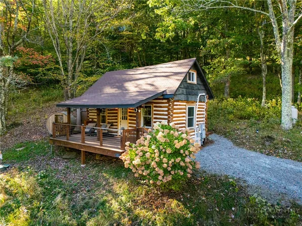 411 Apple Valley Road, Zionville, NC 28698