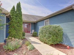 811 E Boone St, Tolono, IL 61880