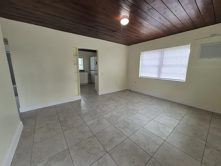 616 S Kentucky Ave — Photo 5
