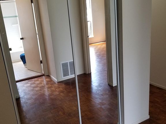 3rd image of 544 27th St #5