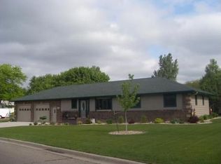 275 20th St SW, Huron, SD 57350