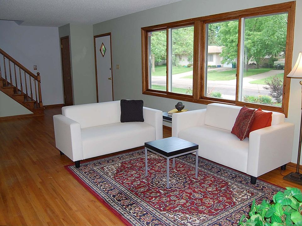 1st image of 2624 Valley View Pl