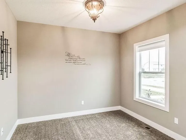 134 Wilder Pl — Photo 3