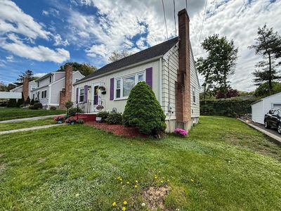 27 Cranmore Rd, Hyde Park, MA, 02136