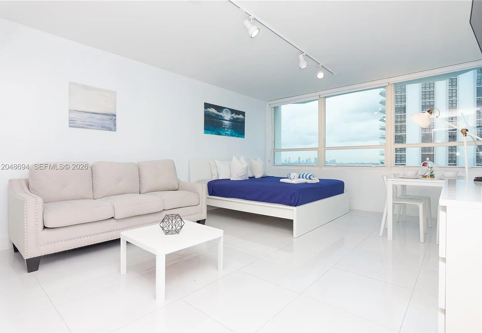 Castle Beach Club Condo — Photo 1