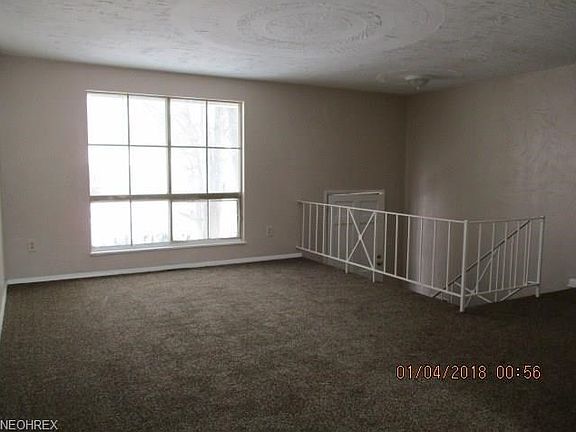 4th image of 877 Landsdowne Ave NW
