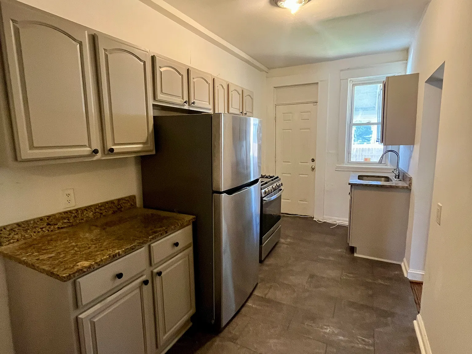 3 bed, 1519 sqft, $1,900 — Photo 2