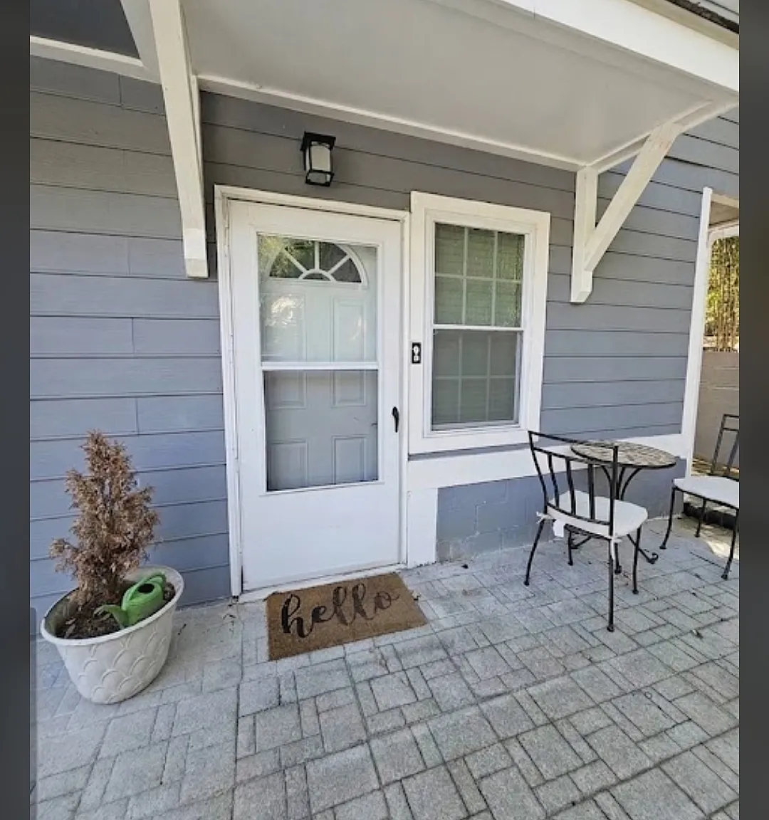 4 bed, $4,400 — Photo 1