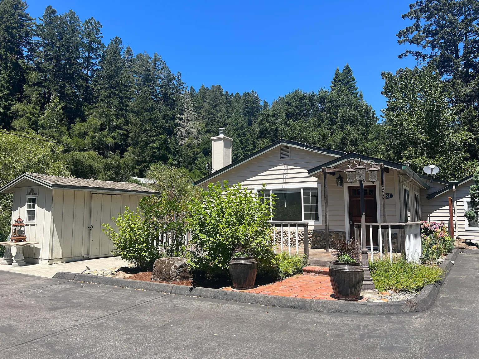 306 Nelson Rd photo 1