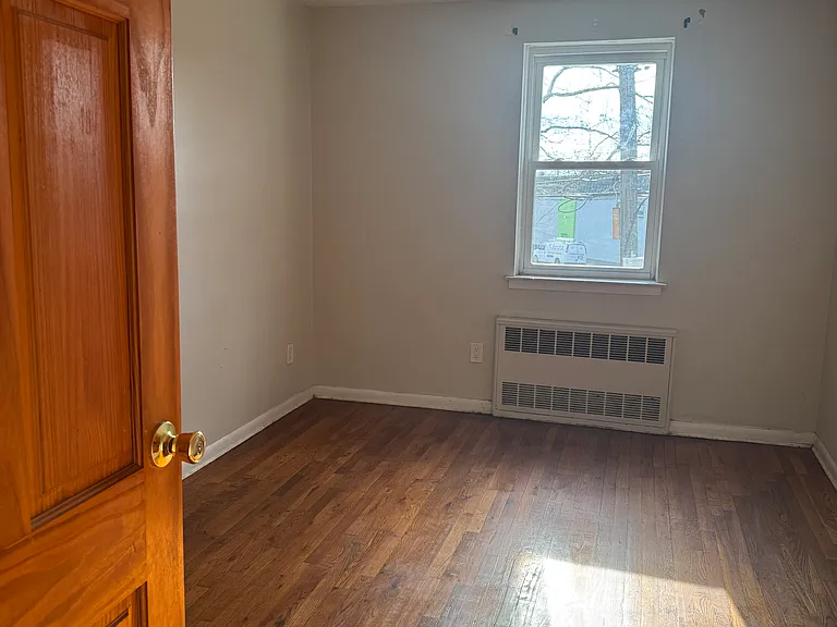 660 E 58th St #2 — Photo 6