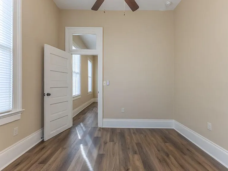 2329 Columbus St — Photo 11