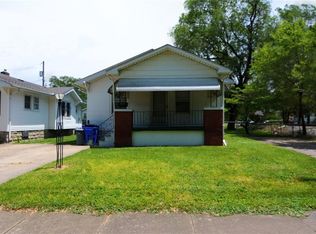 1904 N Gebhart Ct, Decatur, IL 62526