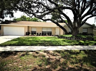 1808 Oakhurst St, Brandon, FL 33511