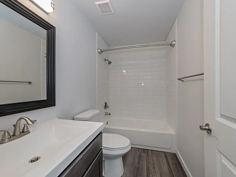 Ivy Hills Living Spaces — Photo 119