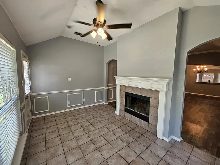 4413 New Meadow Dr — Photo 16