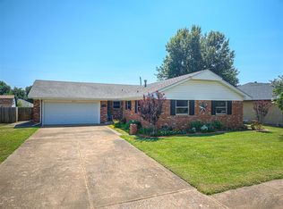 2912 Shadybrook Dr, Midwest City, OK 73110