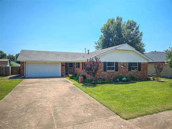 2912 Shadybrook Dr, Midwest City, OK 73110