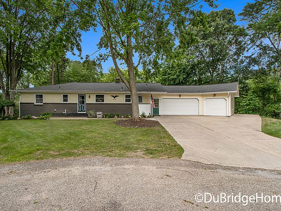 2nd image of 4839 Rockhill Ct NE