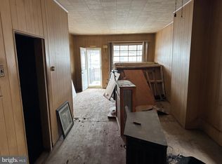 541 W 2nd St, Mount Carmel, PA 17851