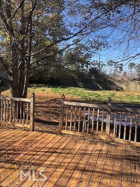 2nd image of 375 Autumn Lake Dr