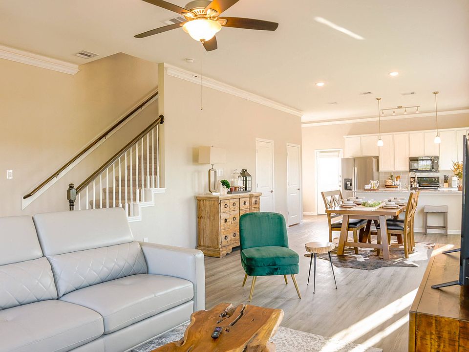 Open Concept Kitchen and Dining (Plan 4301)