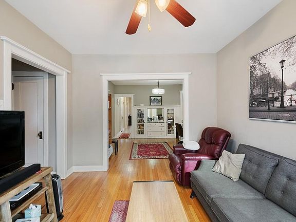 4th image of 3721 N Ashland Ave #1
