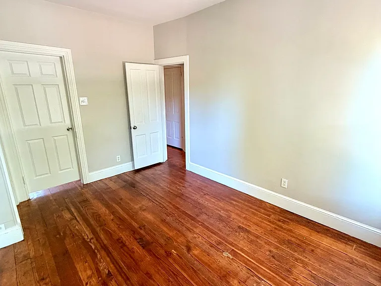 21 Walnut St — Photo 11