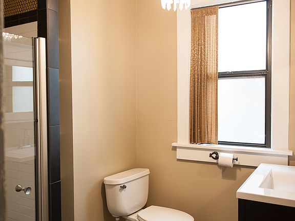 5th image of 2039 N Race St