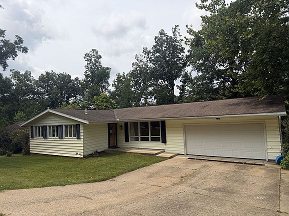 2nd image of 41 Briarwood Dr