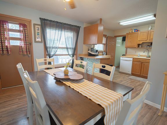 5th image of 308 Stewart Dr