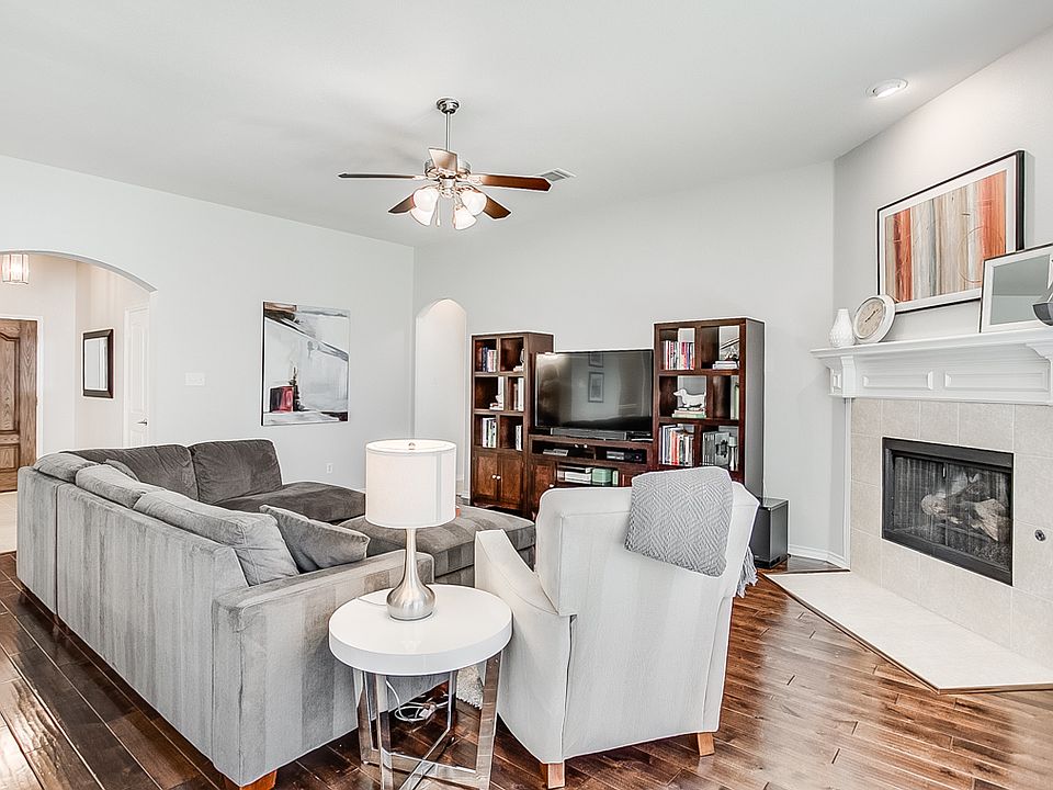 1st image of 1716 Nestledown Dr