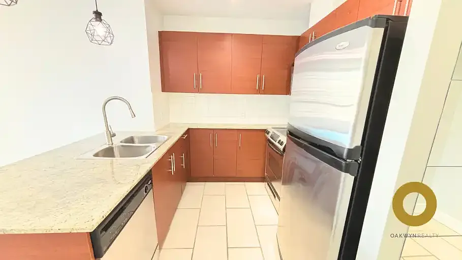 2 bed, 2.0 bath, 815 sqft, $2,400 — Photo 2