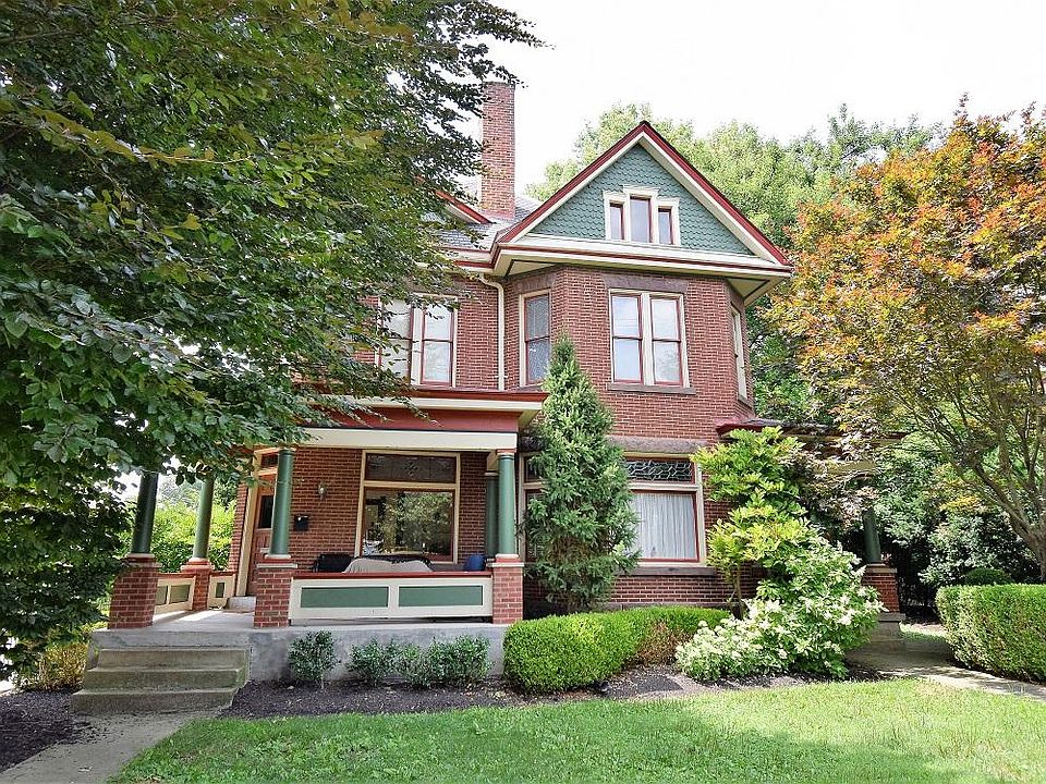 1st image of 863 Dennison Ave