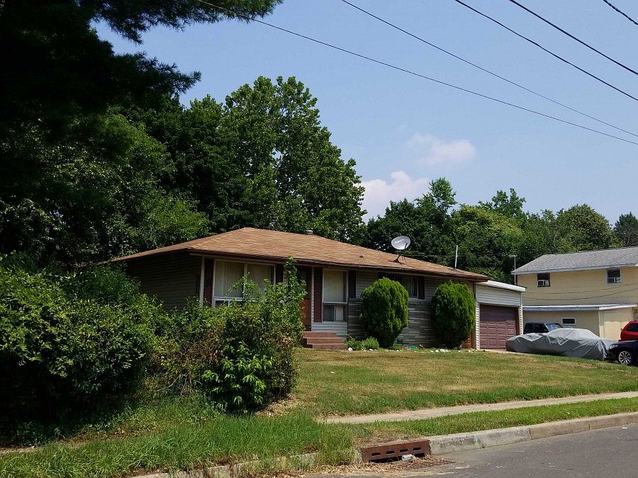 2nd image of 15 Larkin Rd