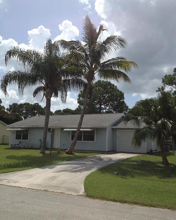1st image of 450 SW Meadow Ter