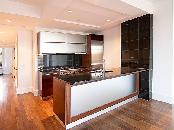 4th image of 30 Bayard St APT 3A