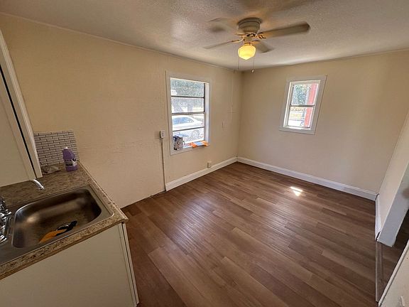 2nd image of 512 N 27th St