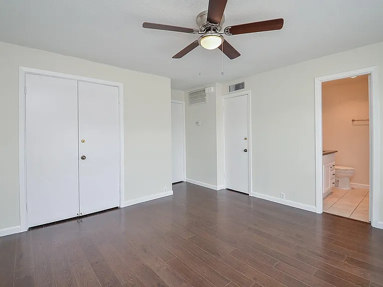 2121 Fountain View Dr #50 — Photo 5