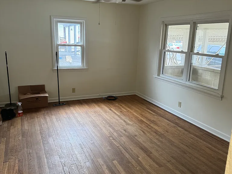 131 E Channel St — Photo 7