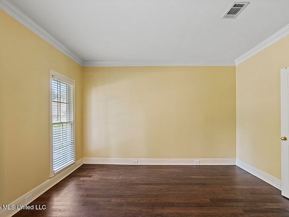 4th image of 614 Kinsington Ct