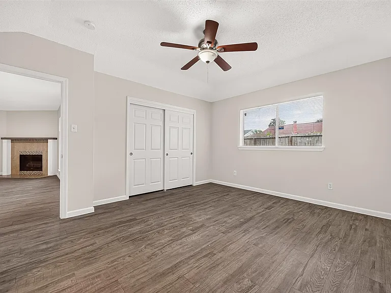 7407 Cortes Dr — Photo 16