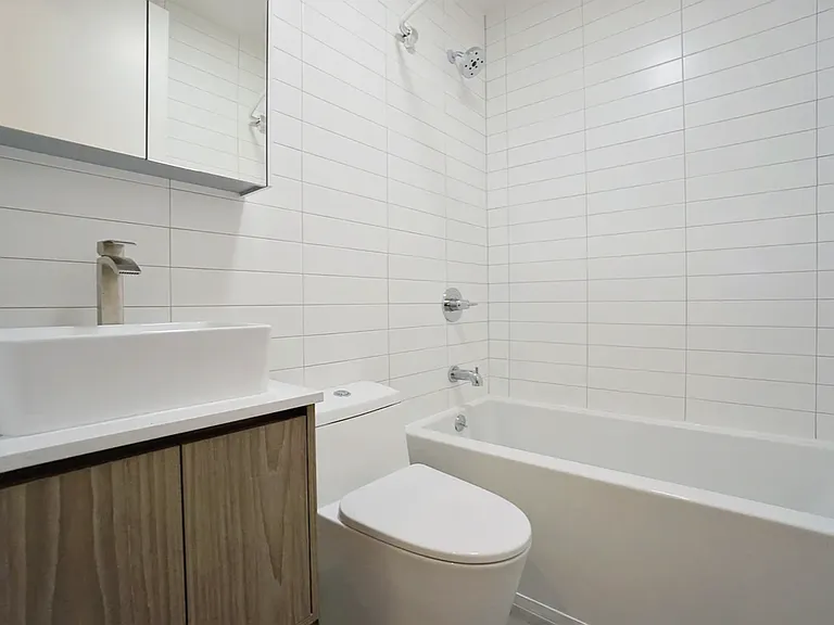 111 S 4th St #2F — Photo 6